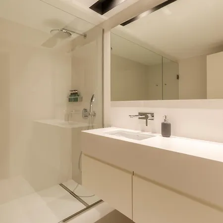 Chic 1-br Flat In Award-winning Building Apartment Porto