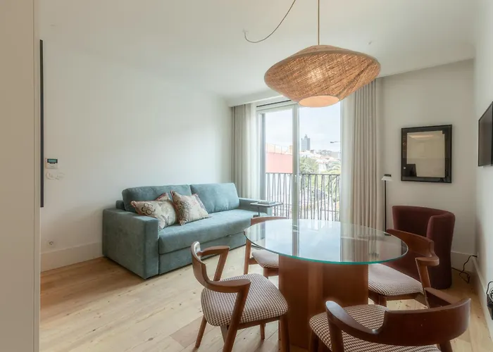 Chic 1-br Flat In Award-winning Building Apartment