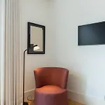Chic 1-br Flat In Award-winning Building Apartament Porto