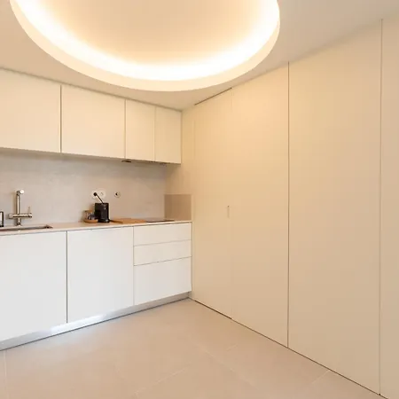 Chic 1-br Flat In Award-winning Building * Порту