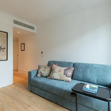 Апартаменты Chic 1-br Flat In Award-winning Building *